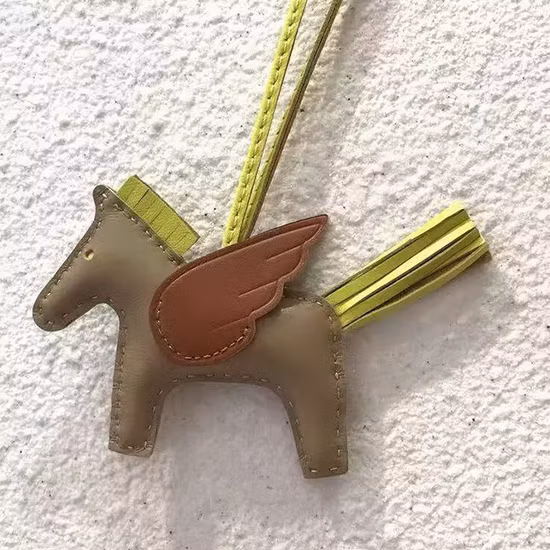 Ea112 Rodeo-Oran Sheepskin Bulk Small Pendant Purse Charms Designers Wholesale Hand for Handbag Luxury Designer Genuine Leather Horse Bag Charm